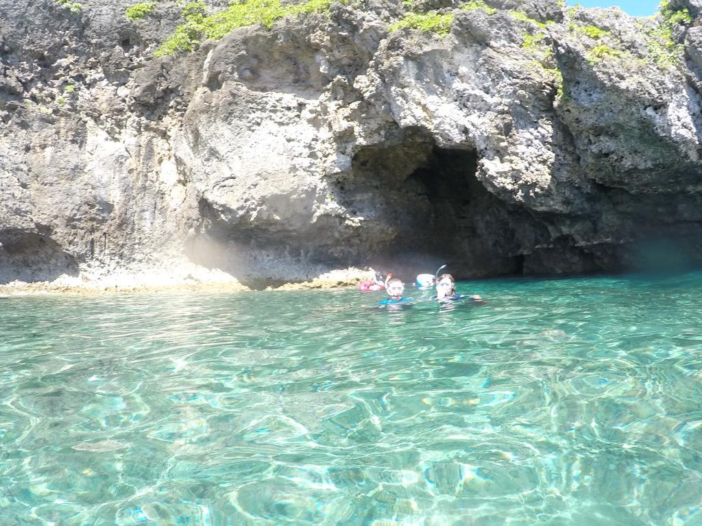 Готель Tropical Surf House Okinawa Онна Екстер'єр фото