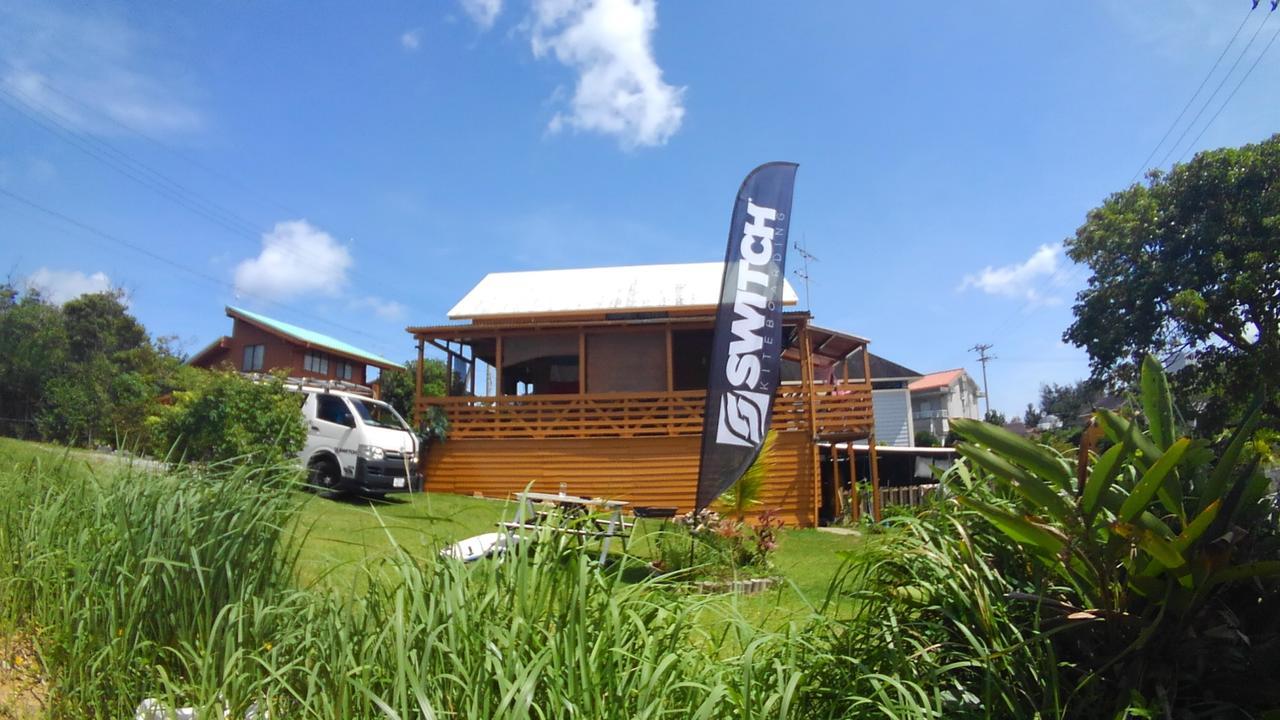 Готель Tropical Surf House Okinawa Онна Екстер'єр фото